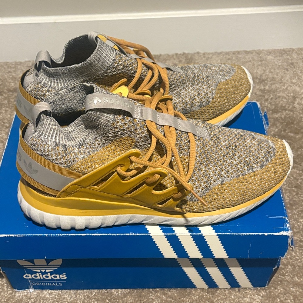 Adidas Men’s Gray and Gold Sneakers - Picture 4 of 7